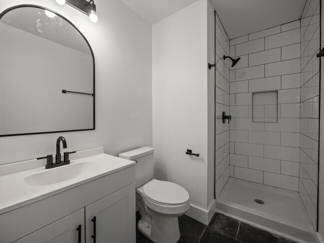 Building Photo - Welcome to Myrtlewood Circle!