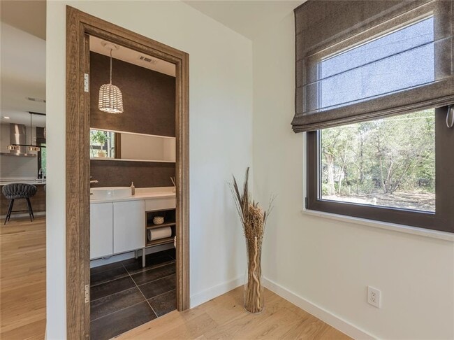 Building Photo - 2806 Geronimo Trail