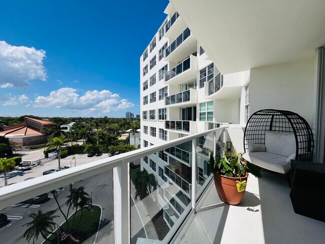 Building Photo - 2800 N Flagler Dr