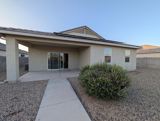 Building Photo - 9407 E Alfalfa Dr
