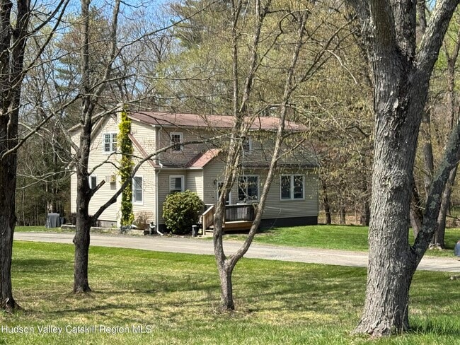 Building Photo - 51 Dubois Rd