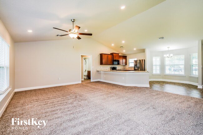 Building Photo - 602 Bradley Way