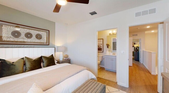 Building Photo - 10241 SW Newberry Ave