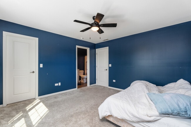 Building Photo - 15121 Quincy Cir