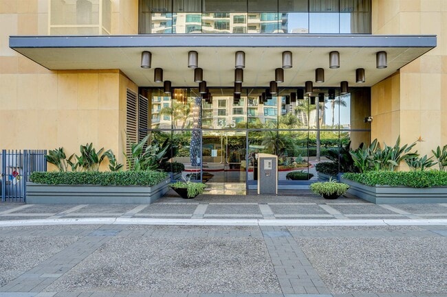 Building Photo - 1325 Pacific Hwy