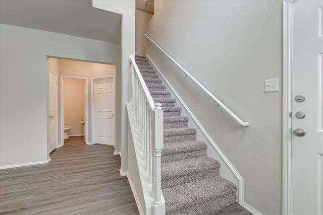 Building Photo - 1413 Ravenwood Dr