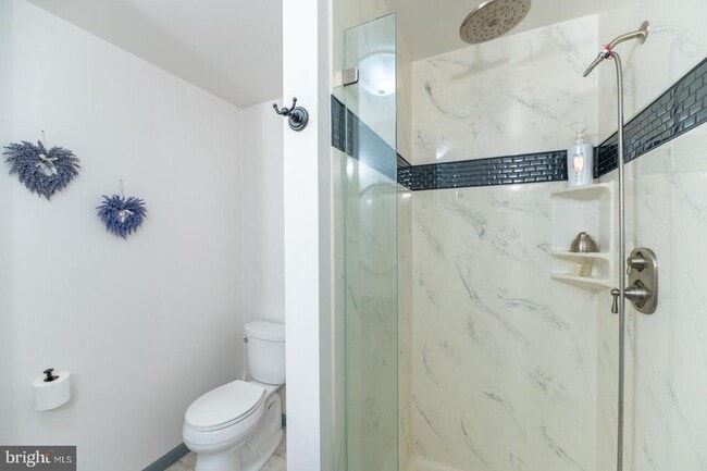 Building Photo - 211 Caravan Dr