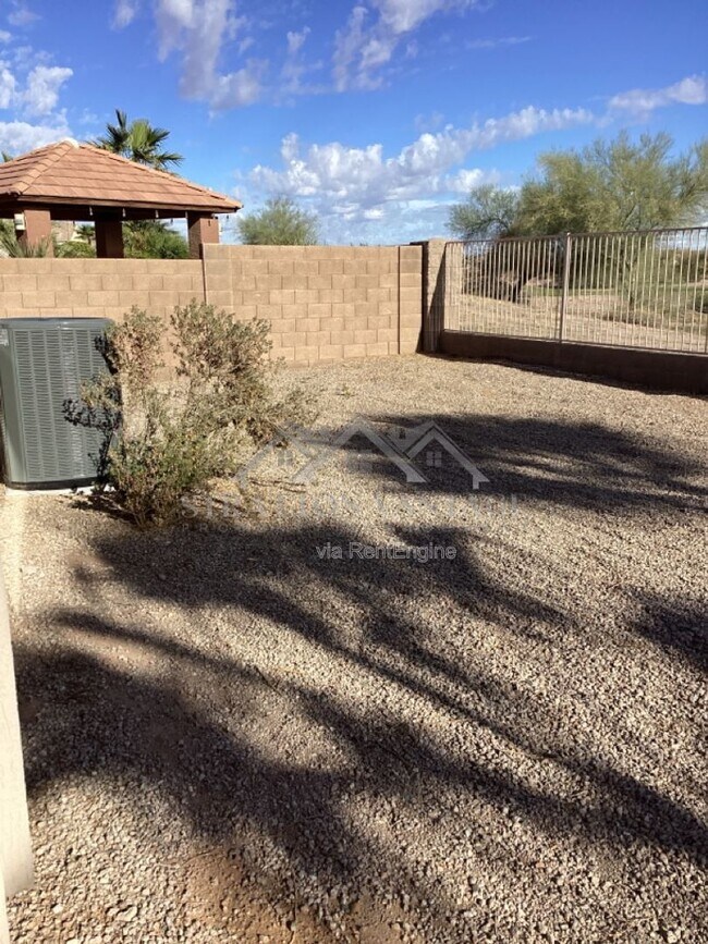 Building Photo - 22427 N Van Loo Dr