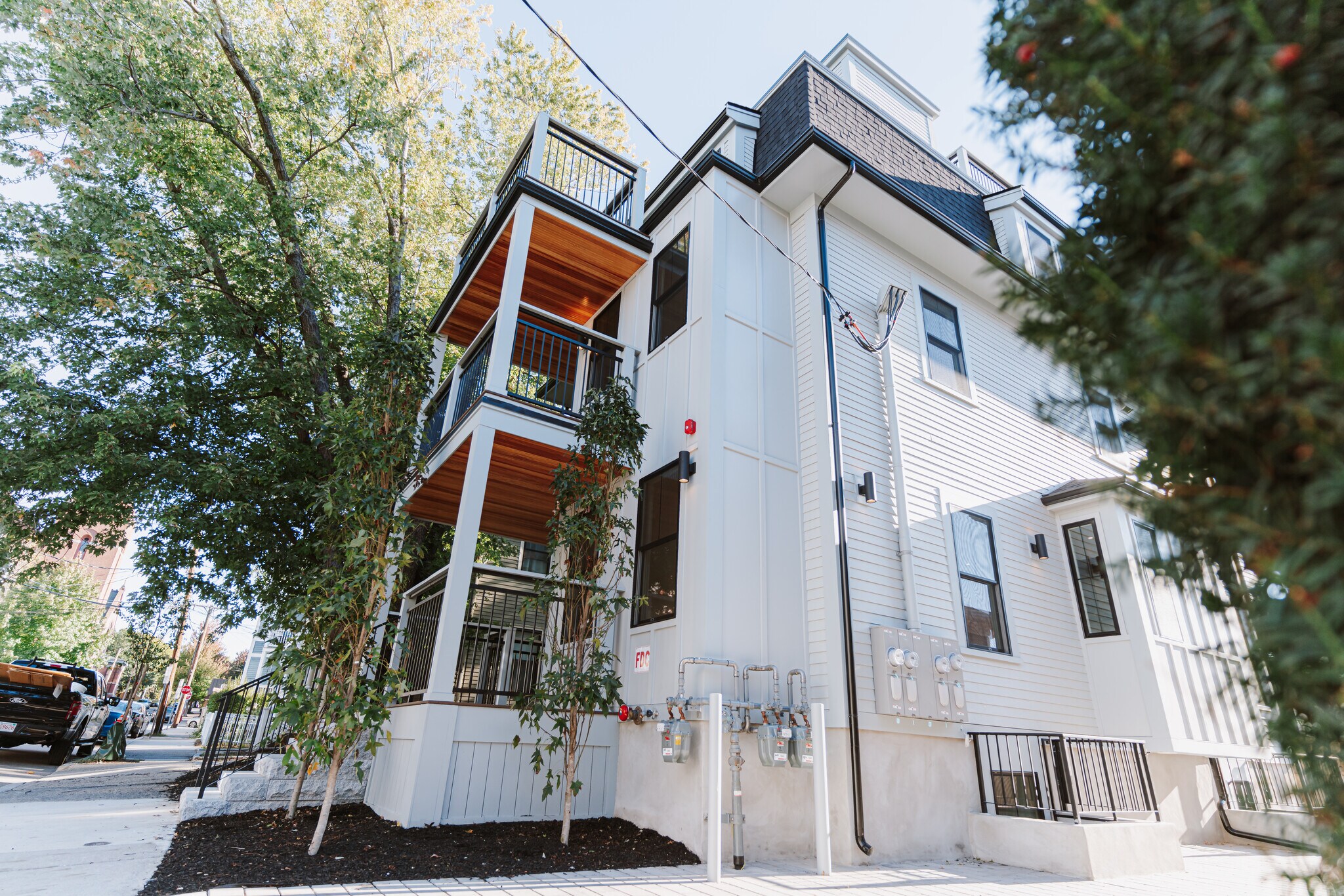 Building Photo - 5 Thurston St