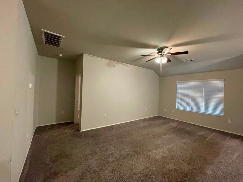 Building Photo - 1813 Melanie Dr