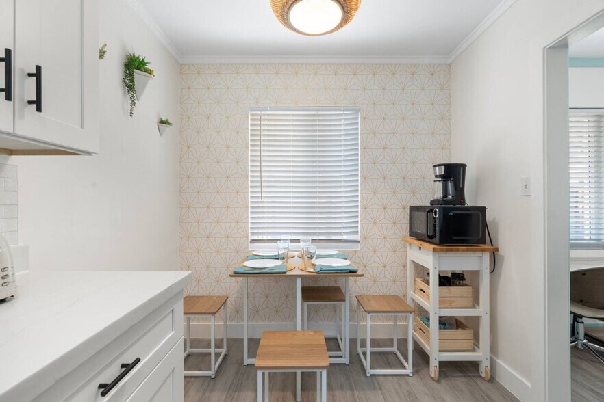 Building Photo - 1407 E McKinley St