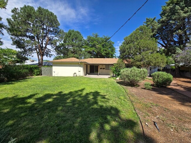 Building Photo - 3208 Texas St NE