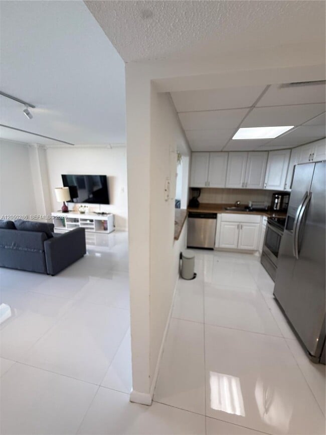 Building Photo - 13499 Biscayne Blvd
