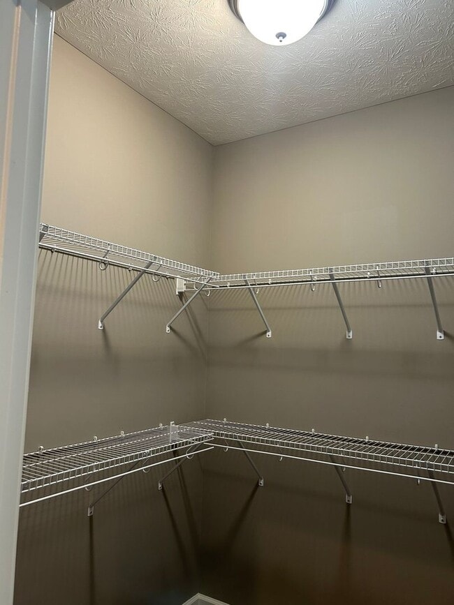 Building Photo - 4220 Hayloft Dr