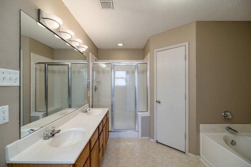 Building Photo - 512 Asbury Dr