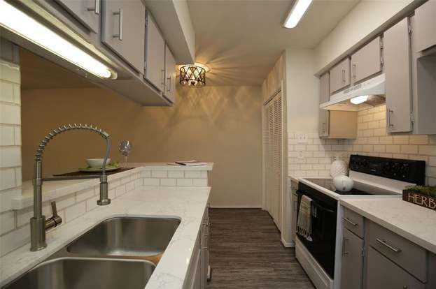 Building Photo - 2100 Wilcrest Dr
