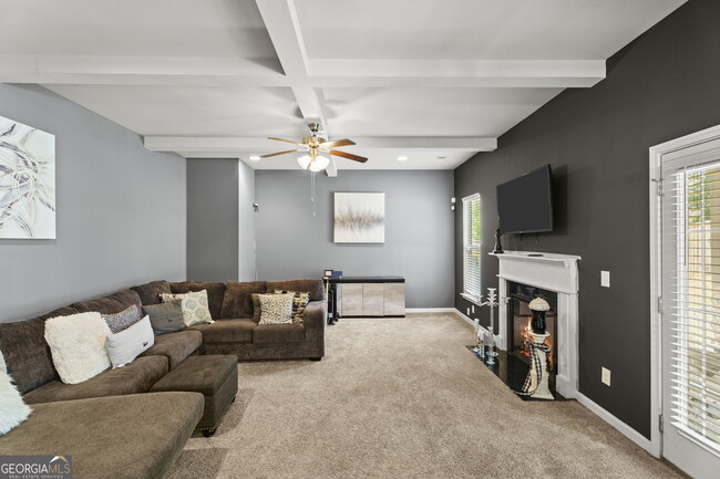 Building Photo - 6870 Diamond Dr