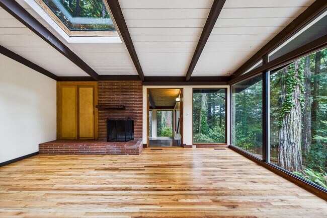 Building Photo - 2910 Greenbriar Ln