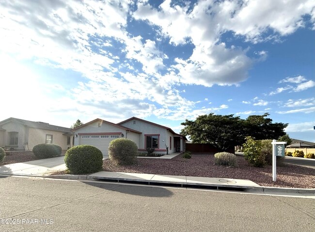 Building Photo - 1496 Stratford Pl