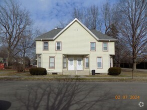 Building Photo - 402-404 W. Fifth St