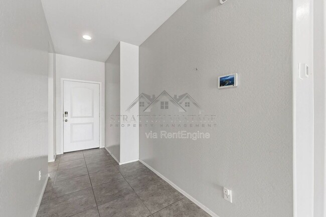 Building Photo - 17878 N Pietra Rd