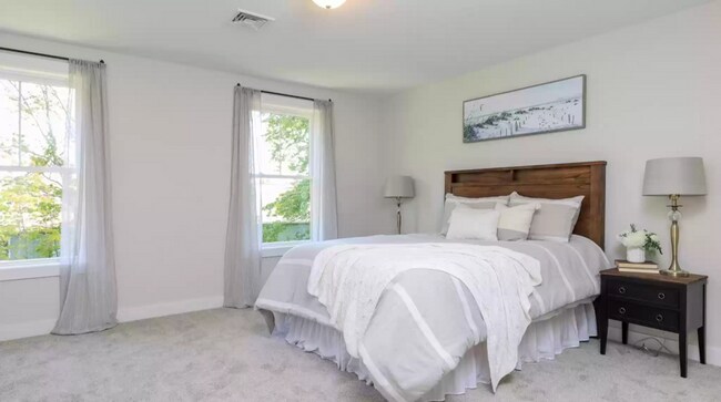 Building Photo - 34 Ponemah Hill Rd