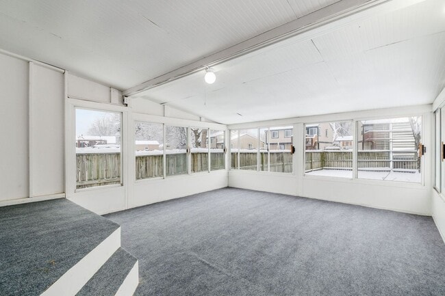 Building Photo - Beautifully Updated Reynoldsburg Home Near a Park!