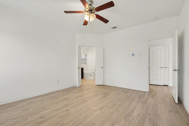 Building Photo - 10020 Levelland Pl