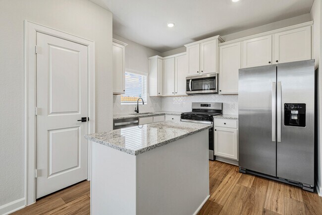 Building Photo - 15650 Honey Cv Dr
