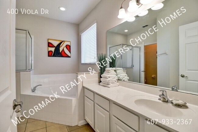 Building Photo - 400 Viola Dr