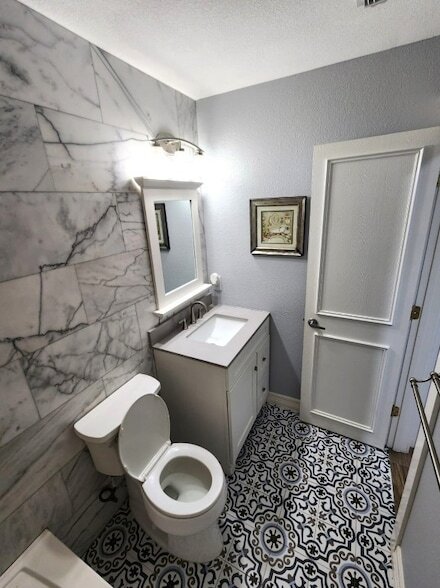 Building Photo - 15506 Red Pine Ridge Way