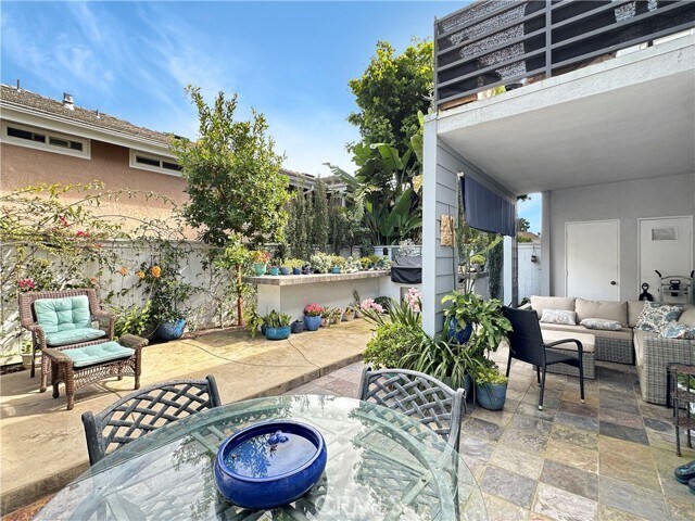 Building Photo - 24481 Lantern Hill Dr