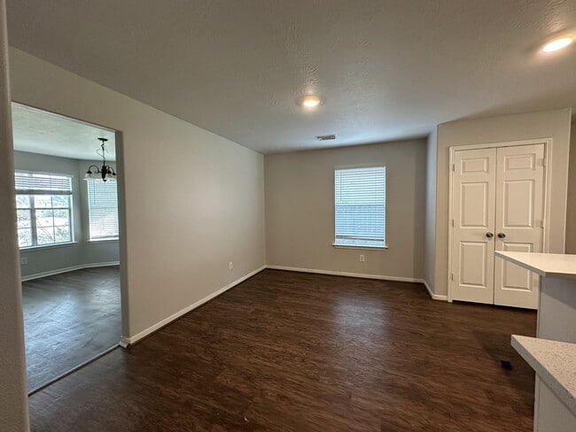 Building Photo - 1034 Junction Ct
