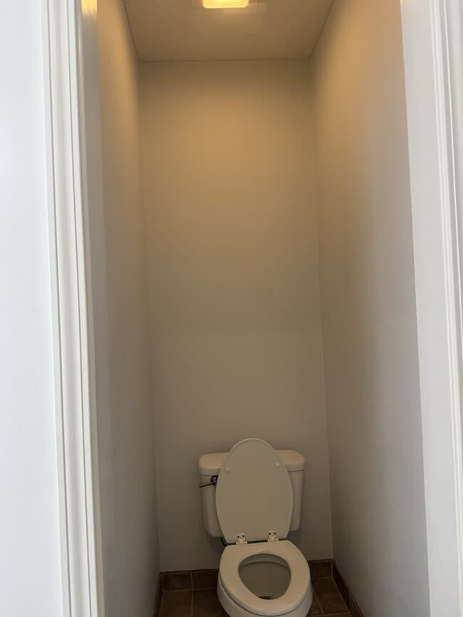 Building Photo - 141 Royal-