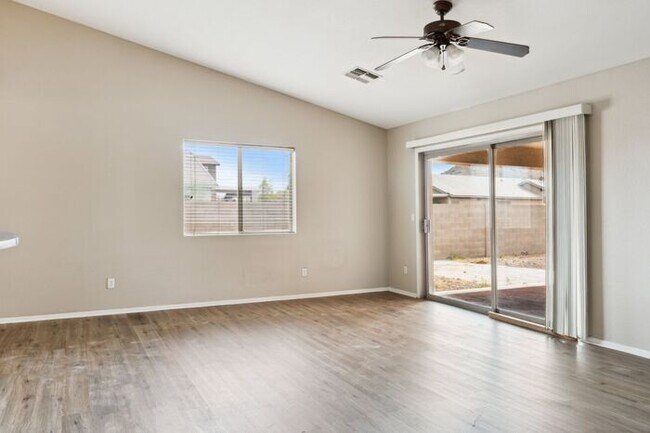 Building Photo - 2159 W Jasper Butte Dr