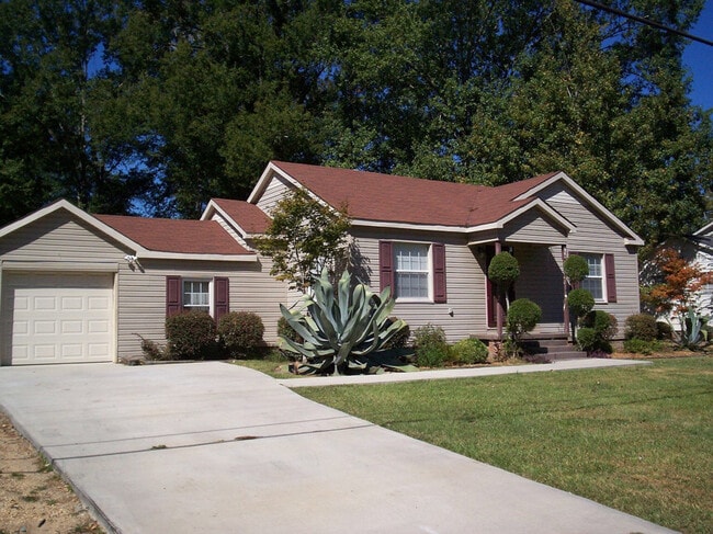 Building Photo - 312 N 19th Ave