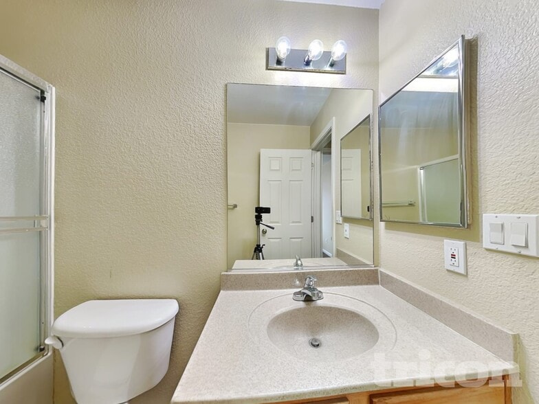 Building Photo - 17880 Sweet Gum Ct