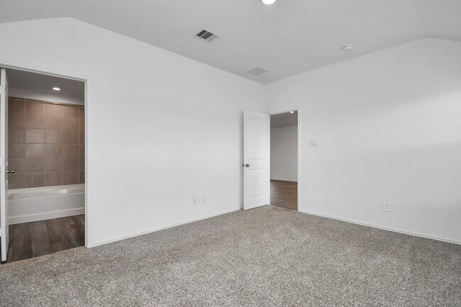 Building Photo - 24430 Elmwood Falls Dr