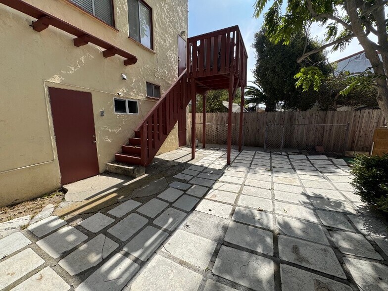 Building Photo - 225 Camino Real