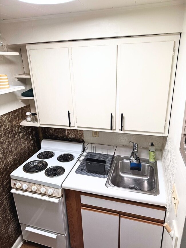 Building Photo - 98 Grant St