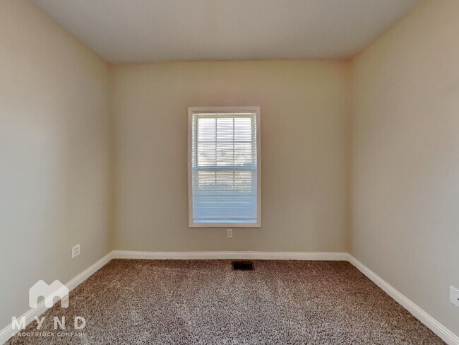 Building Photo - 5622 N 11th Ave