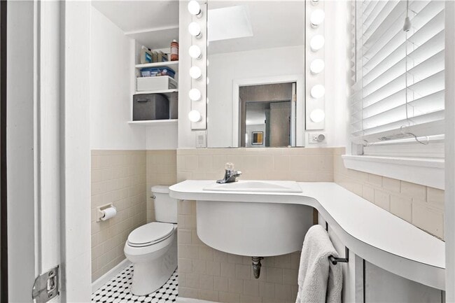 Building Photo - 3 Paul Ave