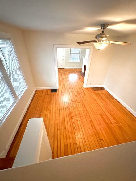 Building Photo - 4222 Broadway