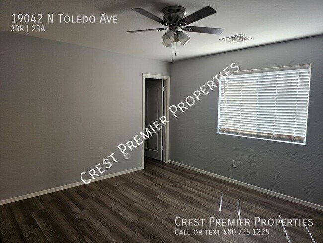 Building Photo - 19042 N Toledo Ave