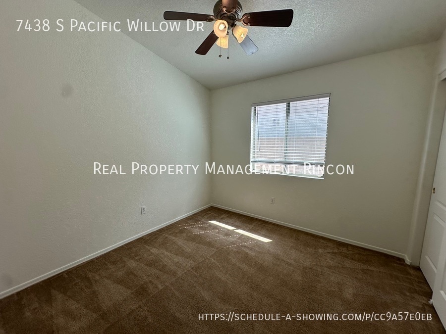 Building Photo - 7438 S Pacific Willow Dr