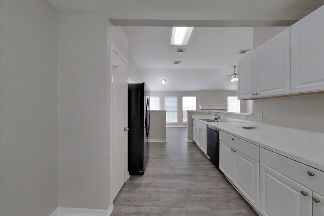 Building Photo - 18311 Autumn Trails Ln