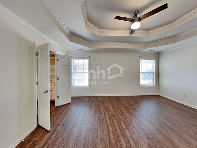 Building Photo - 383 Vine Mountain Way