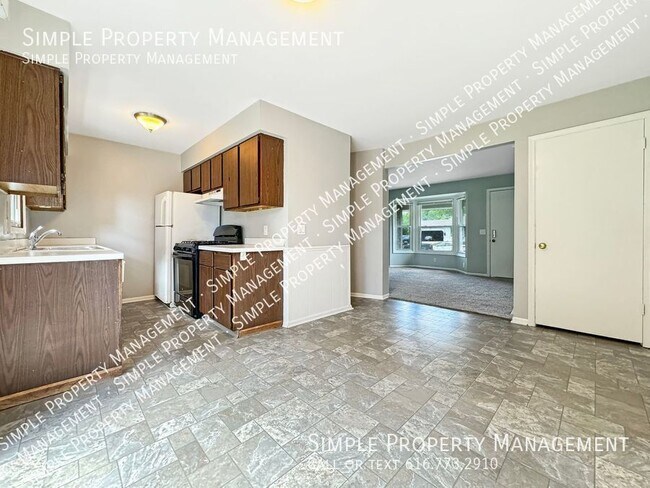 Building Photo - 770 Coleman St SE