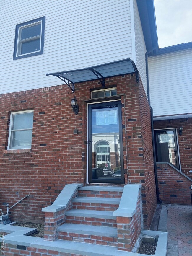 Primary Photo - 111 S Smith St