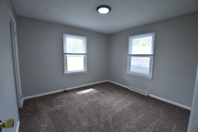 Building Photo - Fortville 3 bedroom Home